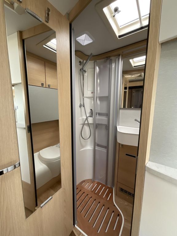 HYMER-ERIBA I 580 Solar, Markise, Sat, wenig km Ansicht 24 für Fahrzeugdetailseite