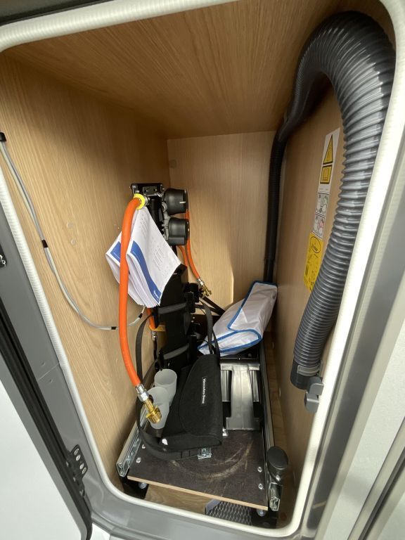 HYMER-ERIBA I 580 Solar, Markise, Sat, wenig km Ansicht 8 für Fahrzeugdetailseite