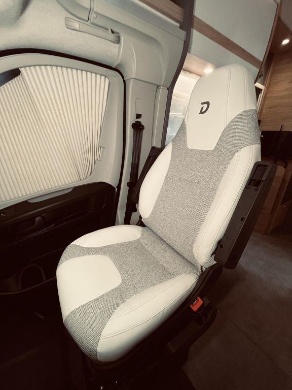 DETHLEFFS T 7052 DBL Active Winterpaket, Solar, Ansicht 7 für Fahrzeugdetailseite