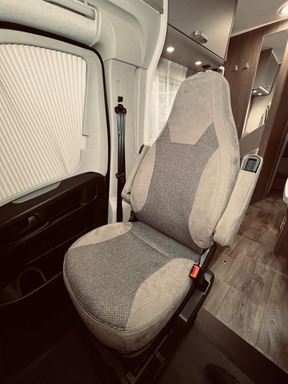 CARADO 448 Automatik, Navi, Sat, TV Ansicht 7 für Fahrzeugdetailseite