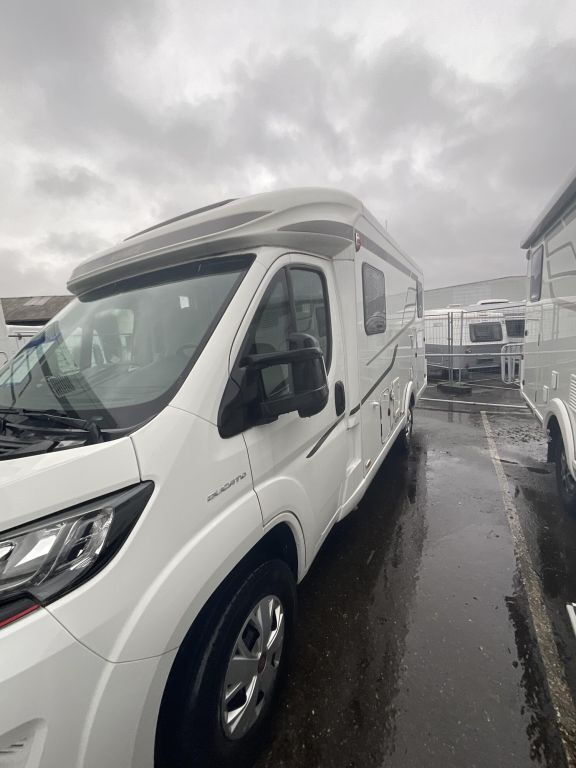 HYMER-ERIBA 474 Ansicht 2 für Fahrzeugdetailseite