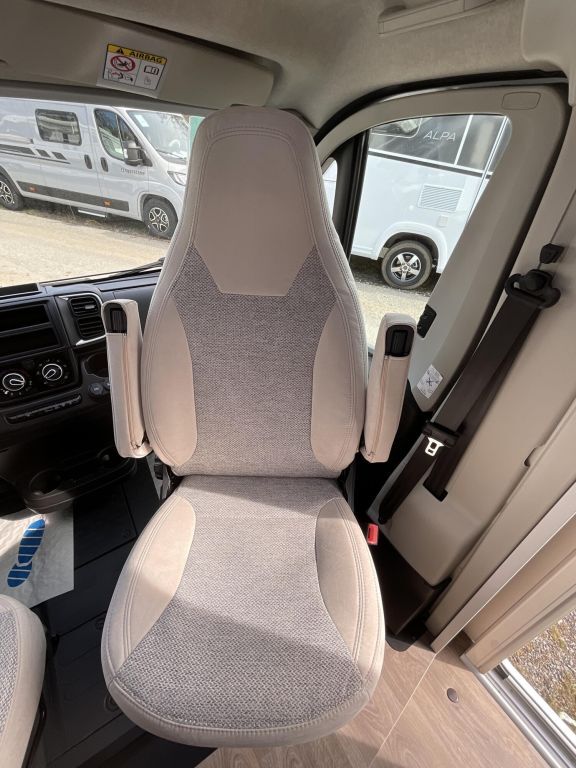 CARADO V337 Automatik, Markise Ansicht 17 für Fahrzeugdetailseite