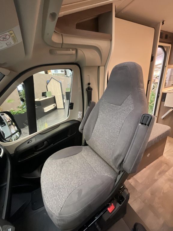 CARADO V347 pro + Ansicht 9 für Fahrzeugdetailseite