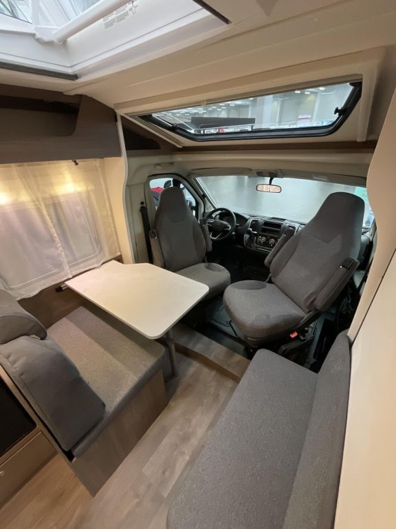 CARADO V347 pro + Ansicht 14 für Fahrzeugdetailseite