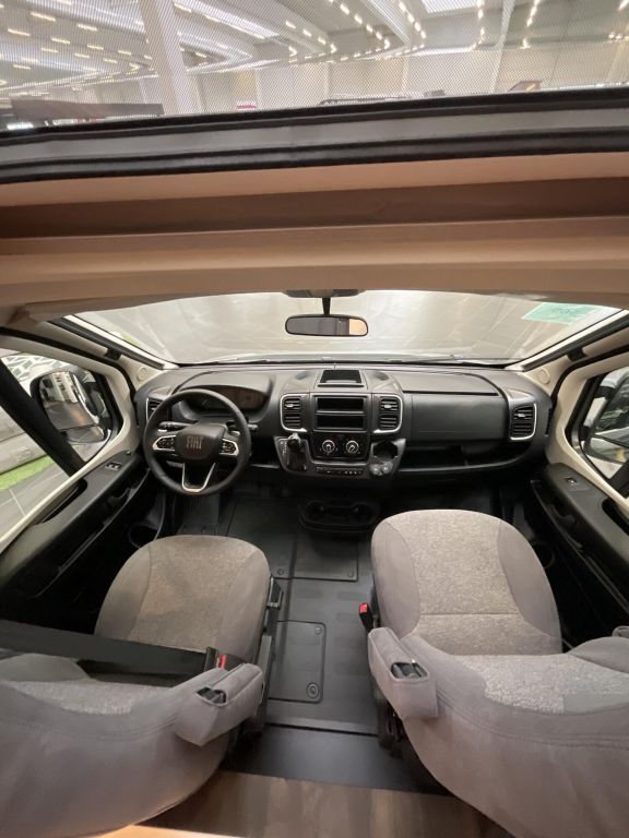 CARADO V347 pro + Ansicht 15 für Fahrzeugdetailseite