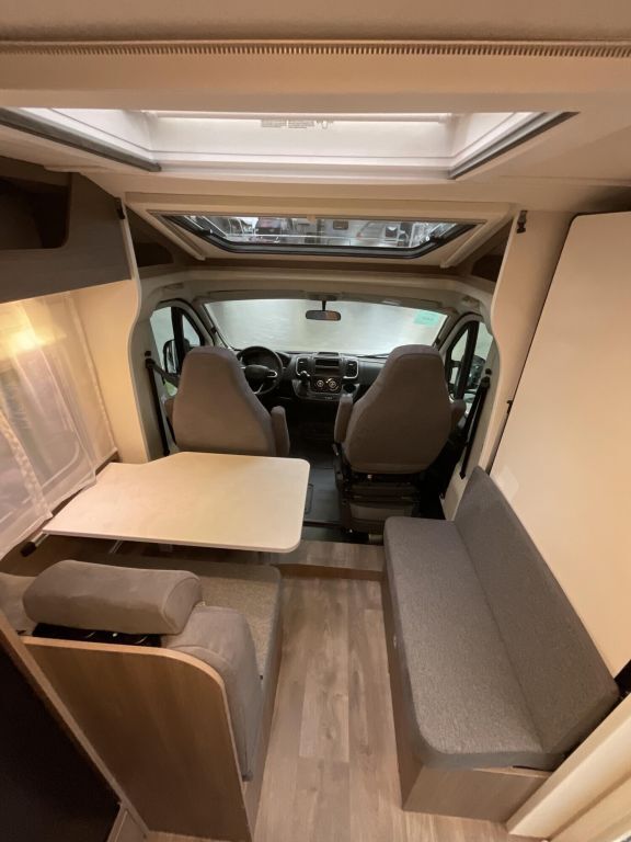 CARADO V347 pro + Ansicht 16 für Fahrzeugdetailseite