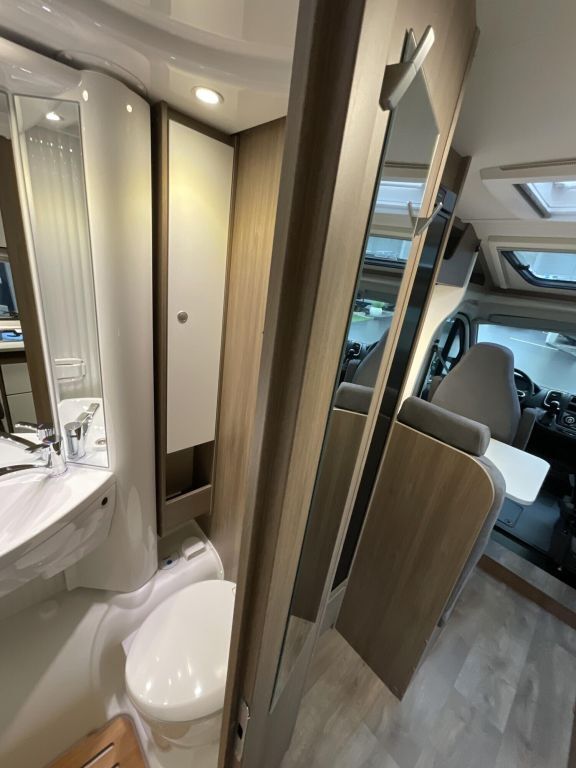 CARADO V347 pro + Ansicht 19 für Fahrzeugdetailseite
