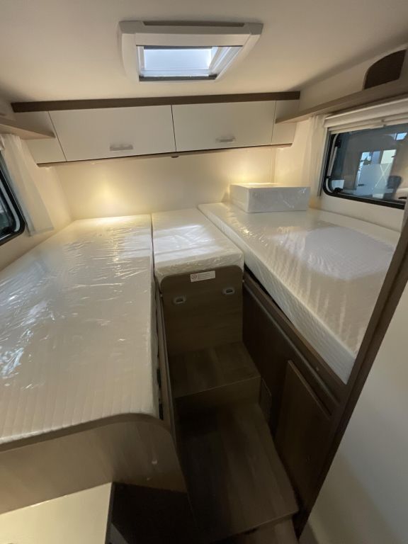 CARADO V347 pro + Ansicht 25 für Fahrzeugdetailseite