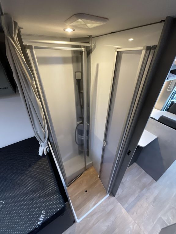 CROSSCAMP 7.4 E Hubbett, Solar, Navi, RFK Ansicht 10 für Fahrzeugdetailseite