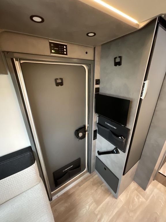 CROSSCAMP 7.4 E Hubbett, Solar, Navi, RFK Ansicht 14 für Fahrzeugdetailseite