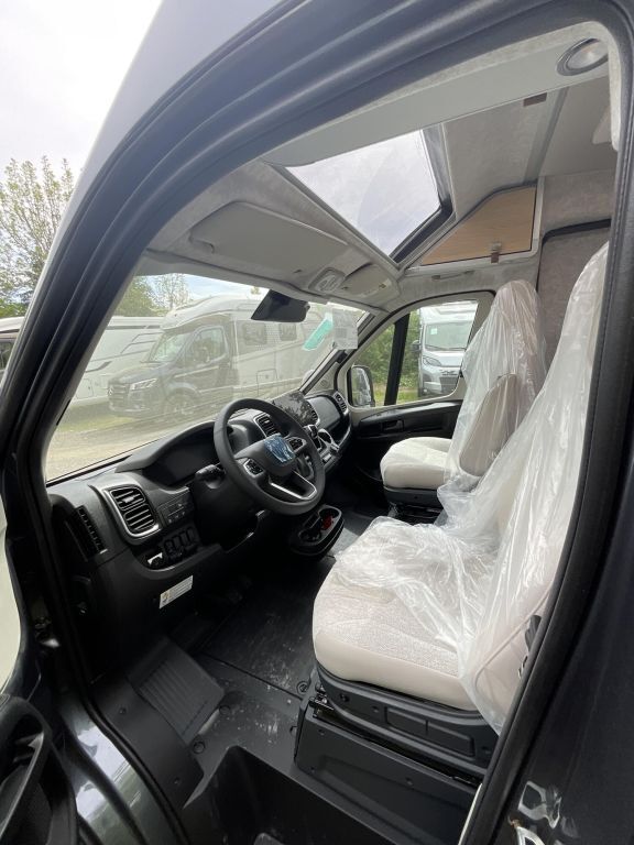 HYMER-ERIBA Yellowstone Maxi 180 PS Ansicht 4 für Fahrzeugdetailseite
