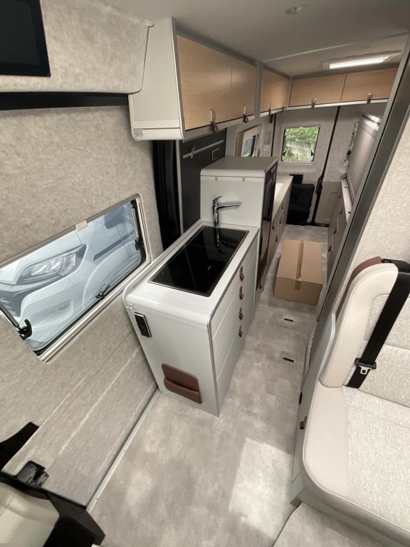 HYMER-ERIBA Yellowstone Maxi 180 PS Ansicht 6 für Fahrzeugdetailseite