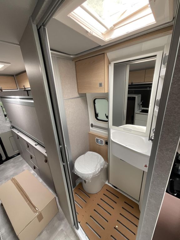 HYMER-ERIBA Yellowstone Maxi 180 PS Ansicht 7 für Fahrzeugdetailseite