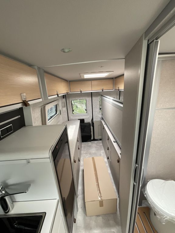 HYMER-ERIBA Yellowstone Maxi 180 PS Ansicht 8 für Fahrzeugdetailseite
