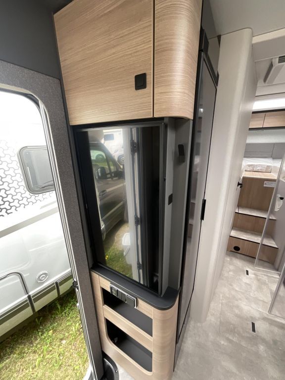 HYMER-ERIBA I 680 Solar, Autark, Dachklima, GFK Ansicht 17 für Fahrzeugdetailseite