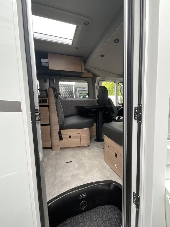 HYMER-ERIBA I 680 Solar, Autark, Dachklima, GFK Ansicht 5 für Fahrzeugdetailseite