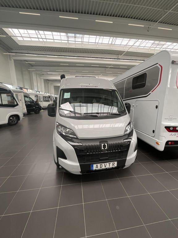 CROSSCAMP 6.0 DF Schnäppchen 6m Kastenwagen Ansicht 1 für Fahrzeugdetailseite