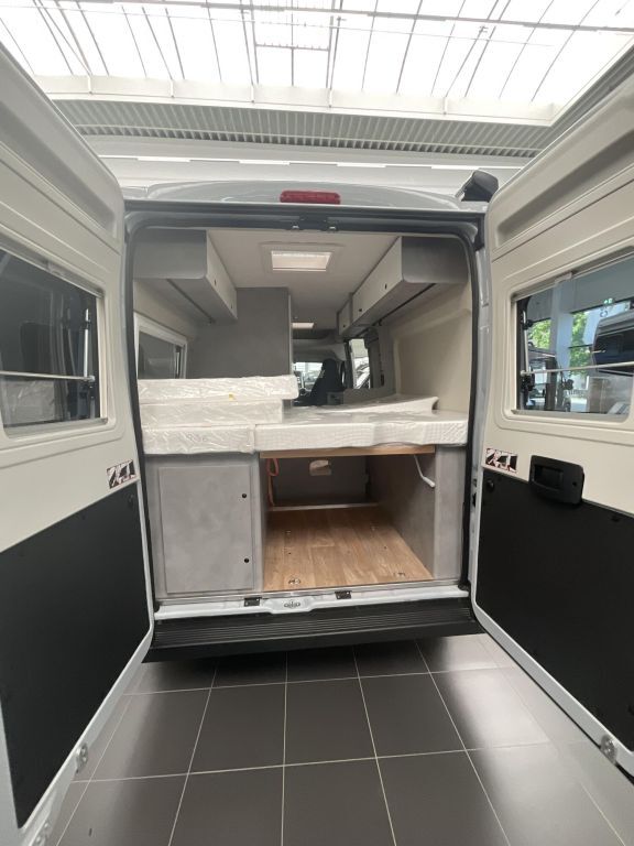 CROSSCAMP 6.0 DF Schnäppchen 6m Kastenwagen Ansicht 10 für Fahrzeugdetailseite