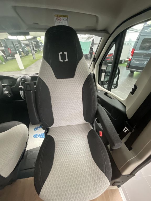 CROSSCAMP 6.0 DF Schnäppchen 6m Kastenwagen Ansicht 12 für Fahrzeugdetailseite
