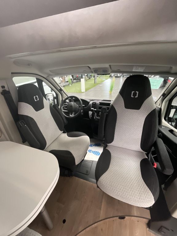 CROSSCAMP 6.0 DF Schnäppchen 6m Kastenwagen Ansicht 13 für Fahrzeugdetailseite