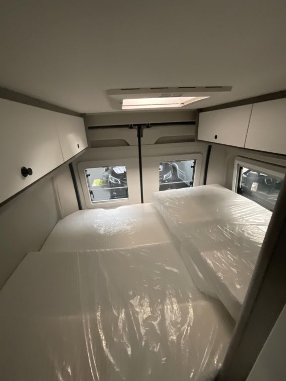 CROSSCAMP 6.0 DF Schnäppchen 6m Kastenwagen Ansicht 5 für Fahrzeugdetailseite