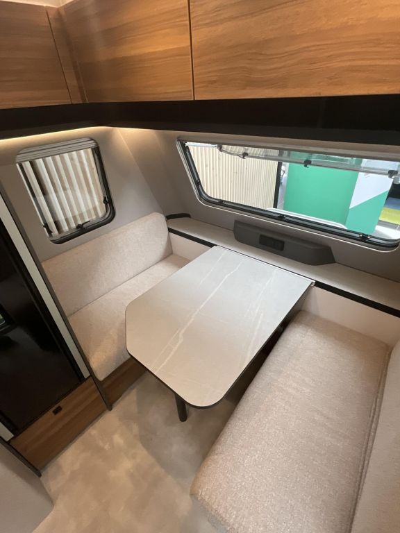 HYMER-ERIBA 442 Ansicht 6 für Fahrzeugdetailseite
