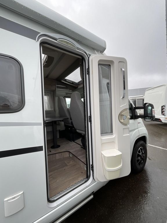 HYMER-ERIBA 580 Pure Ansicht 8 für Fahrzeugdetailseite