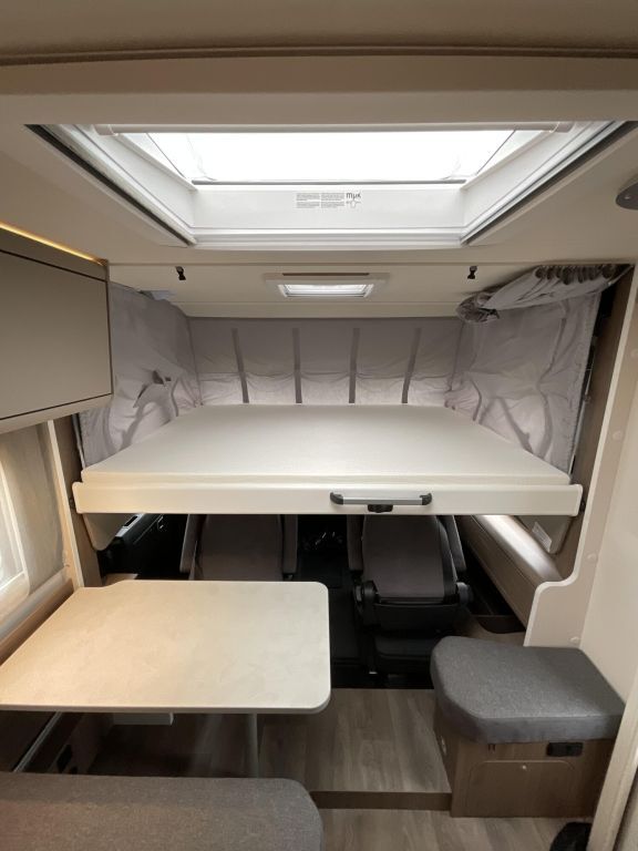 CARADO 338 Solar, Sat, Navi, RFK, Ansicht 10 für Fahrzeugdetailseite