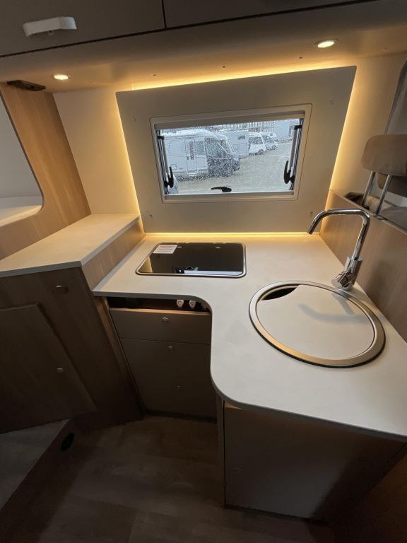 CARADO 338 Solar, Sat, Navi, RFK, Ansicht 12 für Fahrzeugdetailseite