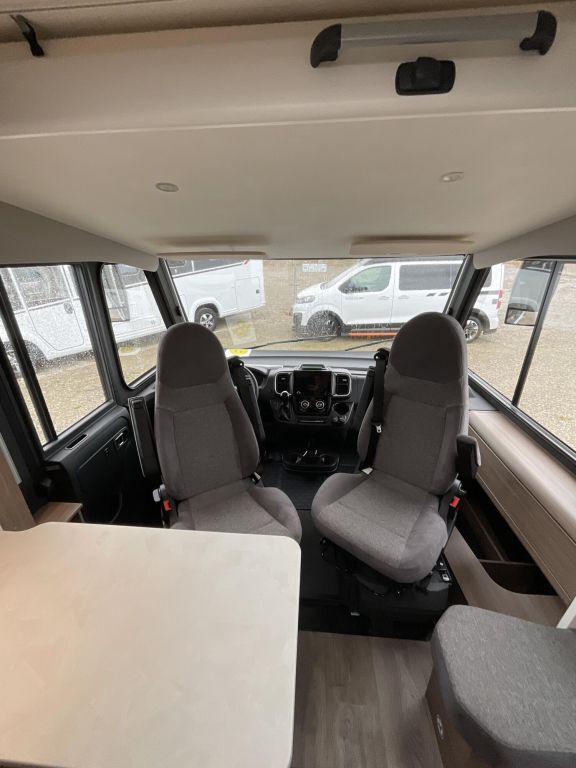 CARADO 338 Solar, Sat, Navi, RFK, Ansicht 9 für Fahrzeugdetailseite