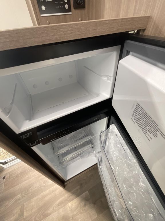 CARADO 338 180 PS, Automatik Ansicht 11 für Fahrzeugdetailseite