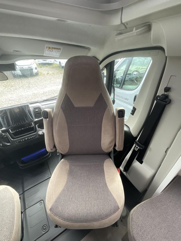 CARADO 338 180 PS, Automatik Ansicht 13 für Fahrzeugdetailseite