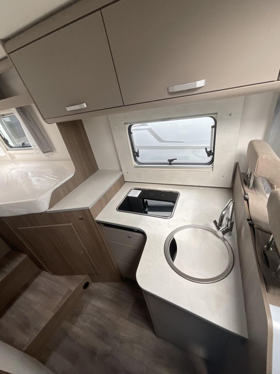 CARADO 338 180 PS, Automatik Ansicht 6 für Fahrzeugdetailseite