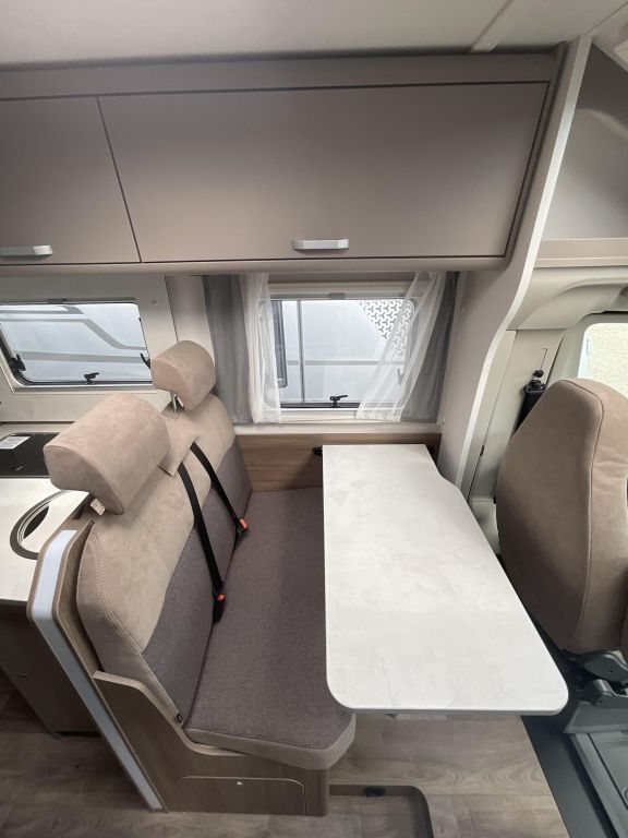CARADO 338 180 PS, Automatik Ansicht 8 für Fahrzeugdetailseite