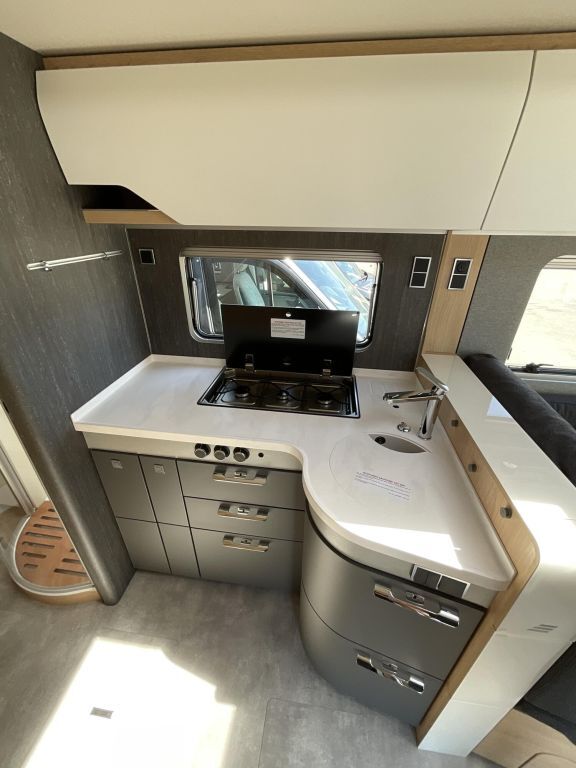 HYMER-ERIBA I 880 BlackLine Hydraulische Stützen Ansicht 11 für Fahrzeugdetailseite