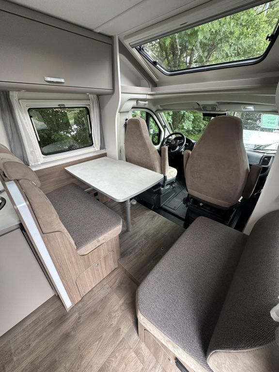 CARADO 448 Automatik, Navi, Sat, TV Ansicht 7 für Fahrzeugdetailseite
