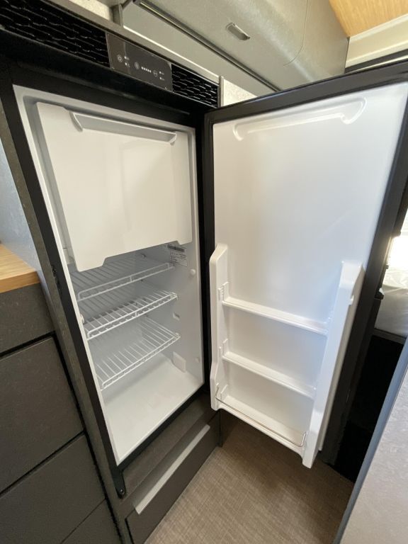 HYMER-ERIBA Redwood 600 Autarkie-Paket, Automatik, AHK Ansicht 9 für Fahrzeugdetailseite