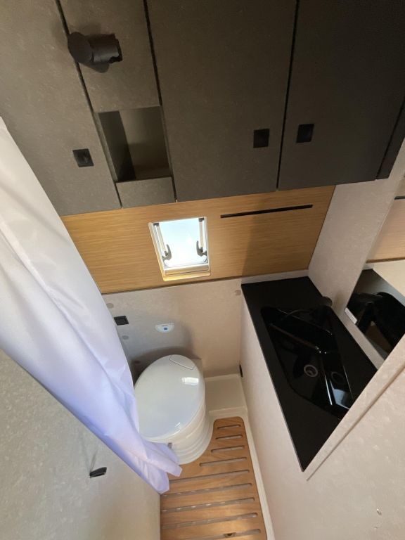 HYMER-ERIBA Redwood 600 AutarkiePaket, Schlafdach, Automatik Ansicht 8 für Fahrzeugdetailseite