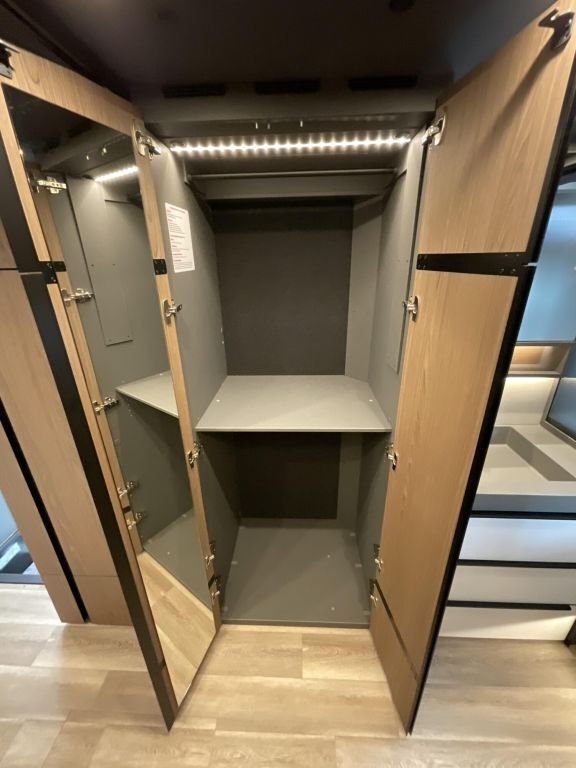 NIESMANN + BISCHOFF 920 Ansicht 11 für Fahrzeugdetailseite