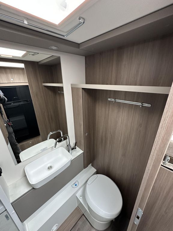 CARADO 464 PRO Solar,Navi, RFK, Sat, Premium Smart-TV Ansicht 13 für Fahrzeugdetailseite