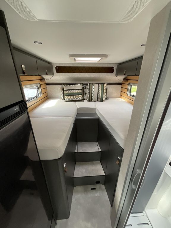 HYMER-ERIBA 570 CrossOver YOUNG CAMPER Ansicht 14 für Fahrzeugdetailseite