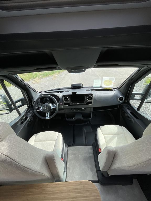 HYMER-ERIBA 570 CrossOver YOUNG CAMPER Ansicht 9 für Fahrzeugdetailseite