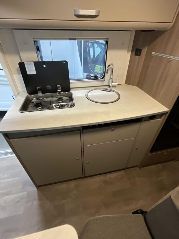 CARADO 464 PRO Solar, Navi, Sat, Markise, Smart-TV Ansicht 9 für Fahrzeugdetailseite