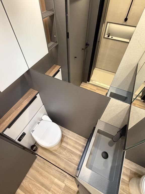 NIESMANN + BISCHOFF 84 Neuer Grundriss, super Ausstattung Ansicht 15 für Fahrzeugdetailseite