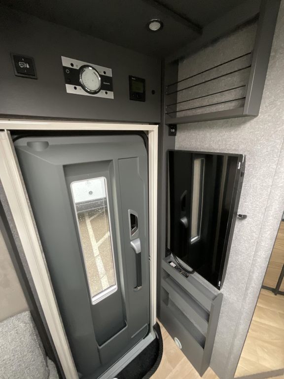 DETHLEFFS I 6877 Solar, Navi, Sat, Lift-Fahrradtr. Ansicht 10 für Fahrzeugdetailseite