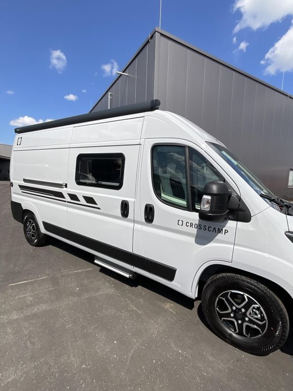 CROSSCAMP 6.0 DS 6m Schwenkbad Ansicht 1 für Fahrzeugdetailseite