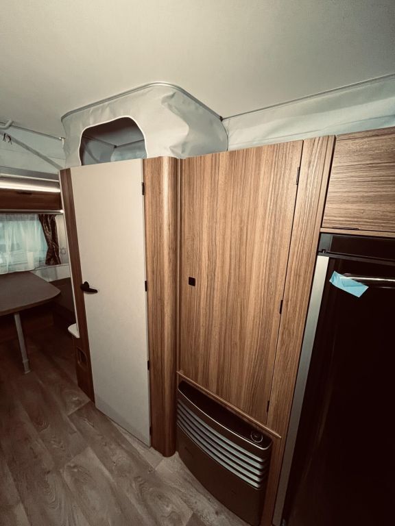 HYMER-ERIBA 560 Autarkpaket, Markise Ansicht 11 für Fahrzeugdetailseite