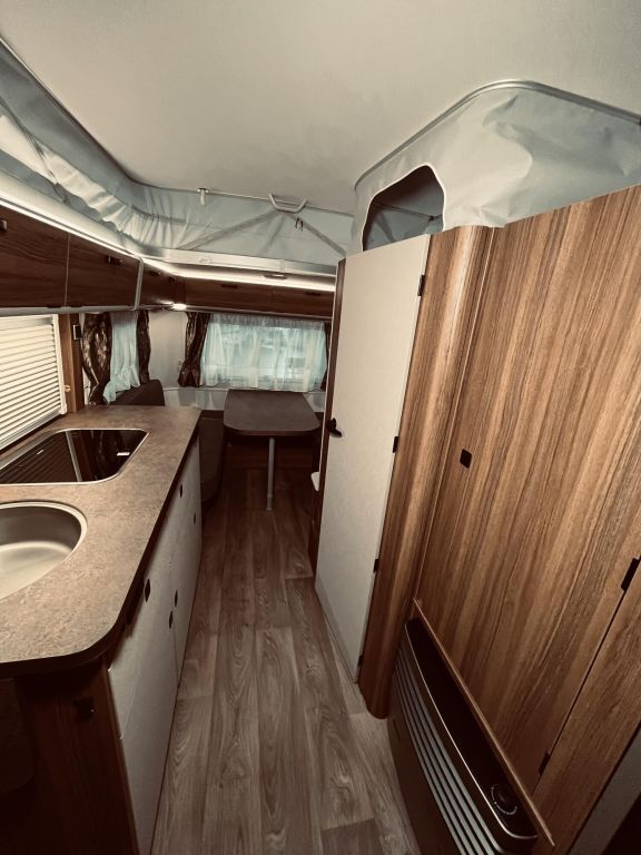 HYMER-ERIBA 560 Autarkpaket, Markise Ansicht 12 für Fahrzeugdetailseite