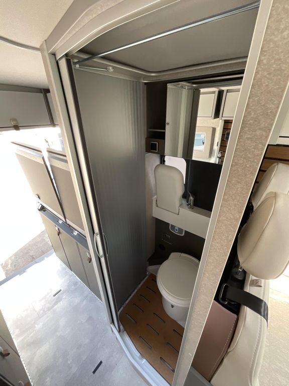 HYMER-ERIBA Ayers Rock Autarkie Paket! Premium Paket! Ansicht 4 für Fahrzeugdetailseite