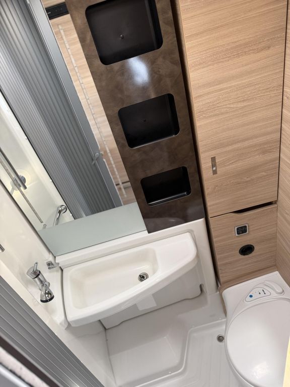 KNAUS 650 MEG Platinum Selection Ansicht 7 für Fahrzeugdetailseite